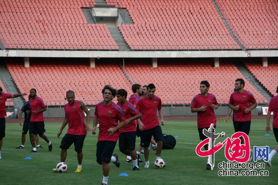 El primer entrenamiento formal de FC Barcelona antes del partido en Beijing