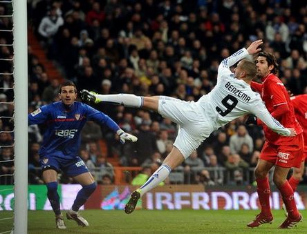 Real Madrid vence al Sevilla con 2-0